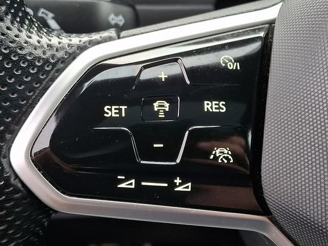 Used 2022 Volkswagen Tiguan SE R-Line AWD/4WD image 21