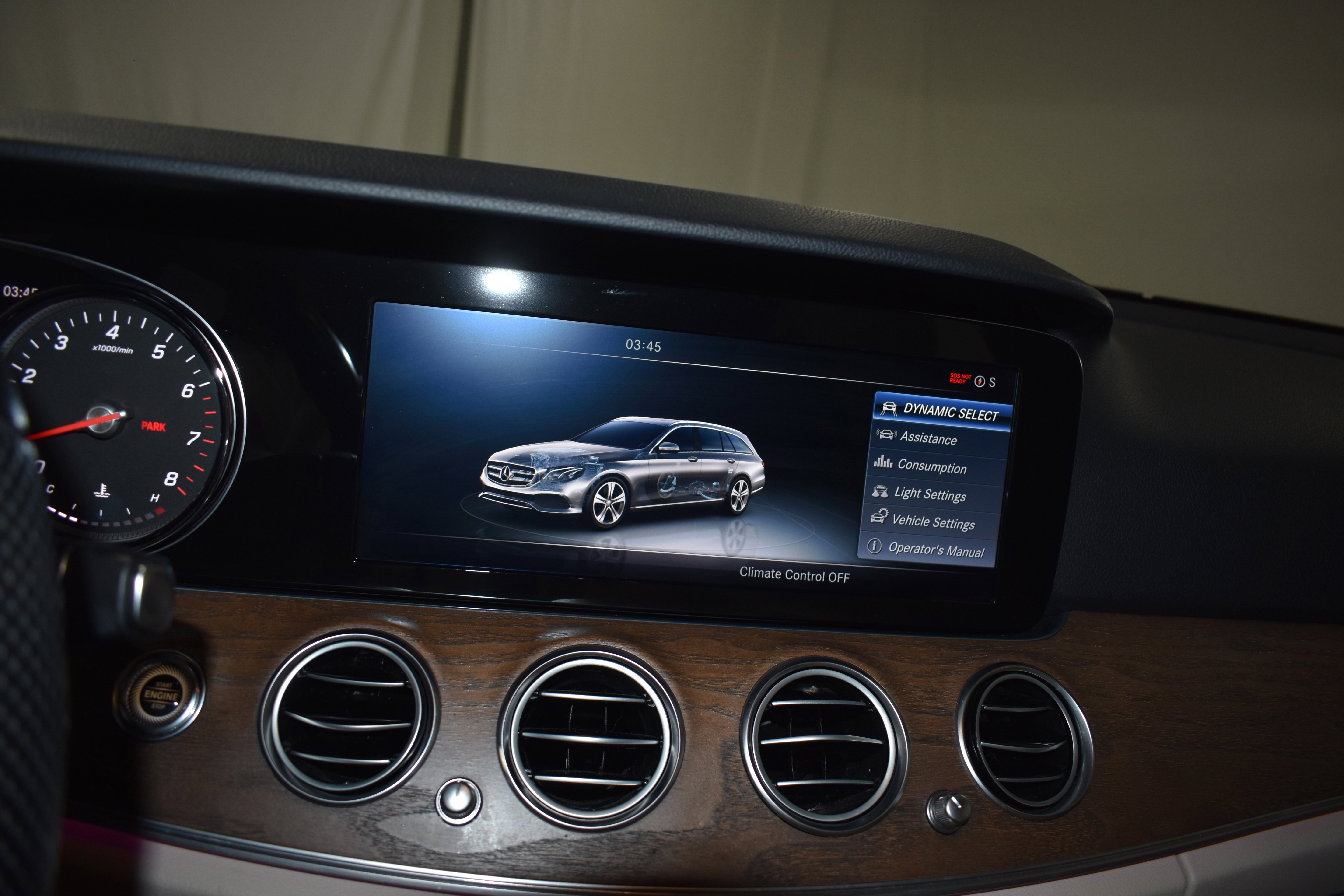 Used 2017 Mercedes-Benz E 400 4MATIC Wagon image 17