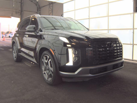 Used 2023 Hyundai Palisade Limited w/ Winter Package FWD image 4