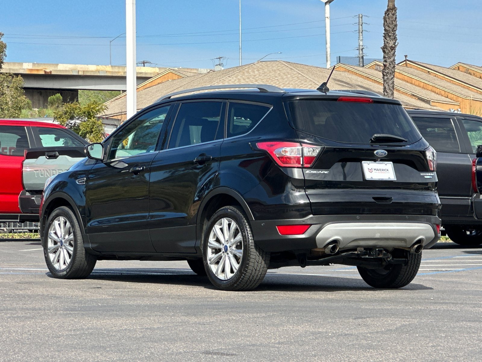 Used 2018 Ford Escape Titanium image 3