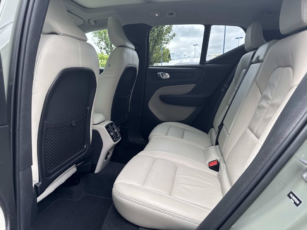 Used 2023 Volvo XC40 B5 Ultimate w/ Climate Package AWD/4WD image 13