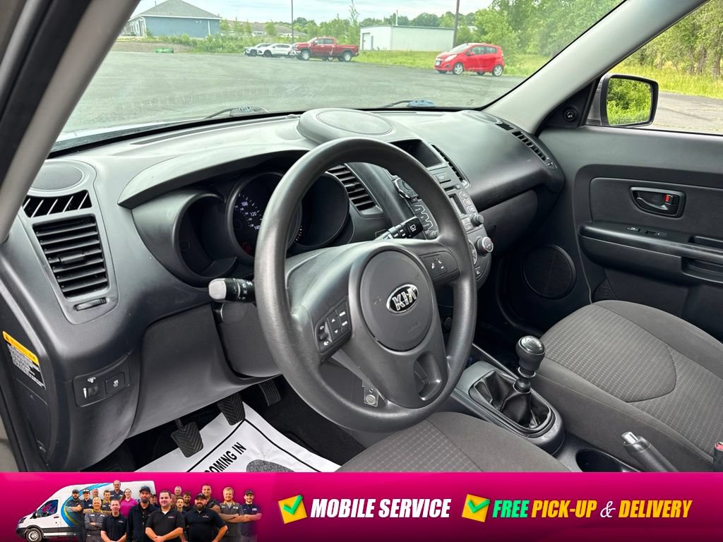 Used 2013 Kia Soul FWD image 21