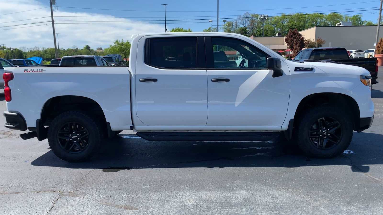 Certified 2024 Chevrolet Silverado 1500 Custom Trail Boss w/ LPO, Dark Essentials Package AWD/4WD image 9