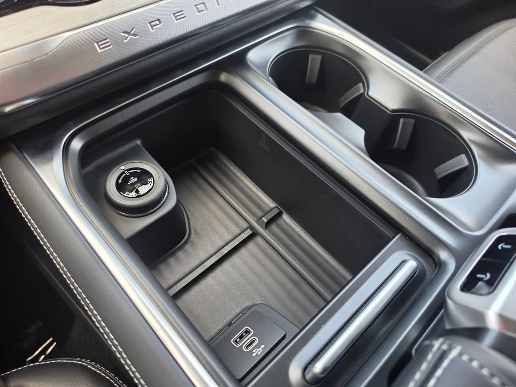 New 2027 Ford Expedition Platinum RWD image 24