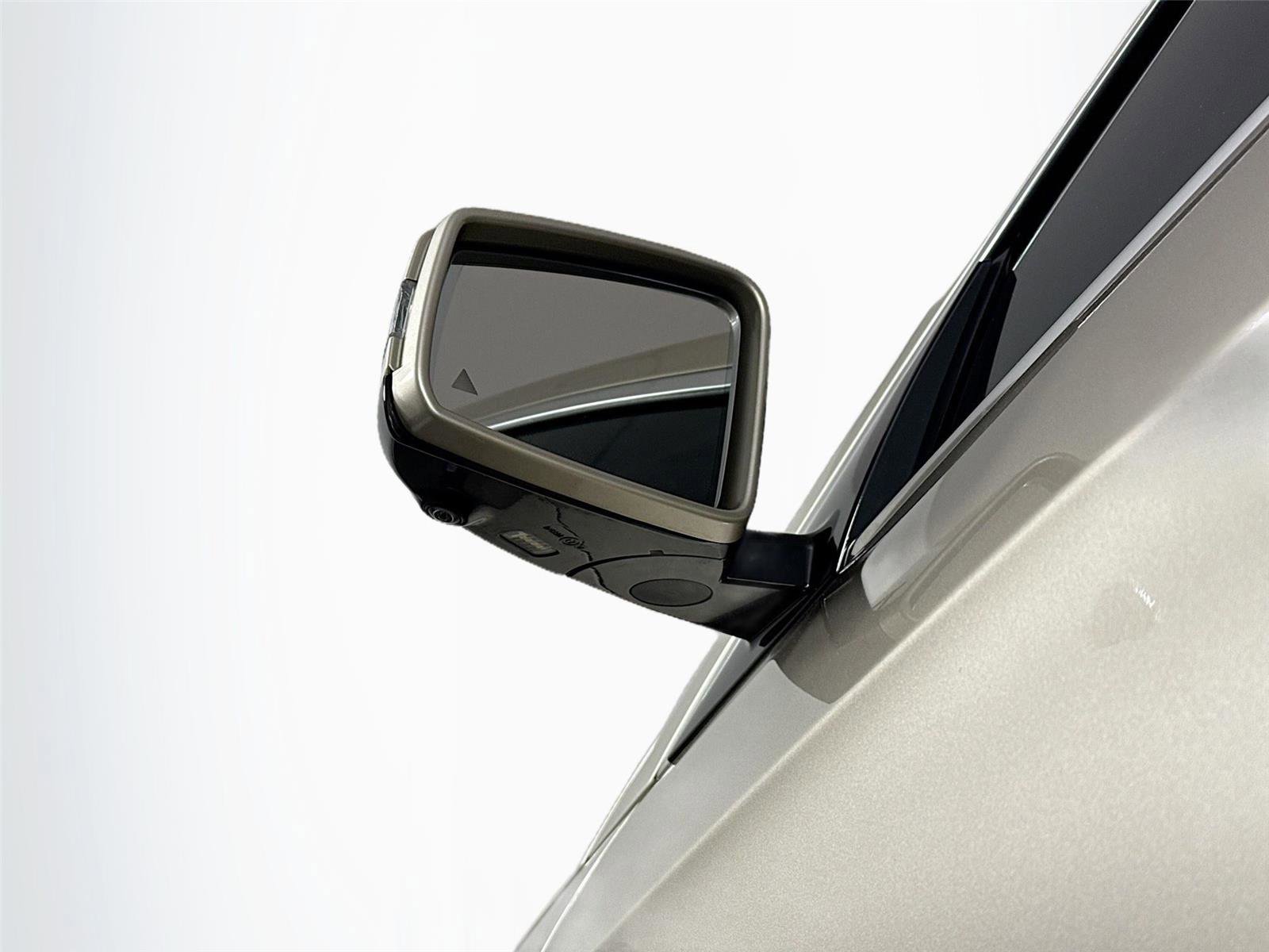 Used 2017 Mercedes-Benz E 400 Coupe image 5