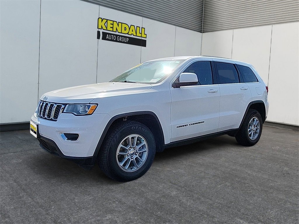 Used 2020 Jeep Grand Cherokee Laredo image 1