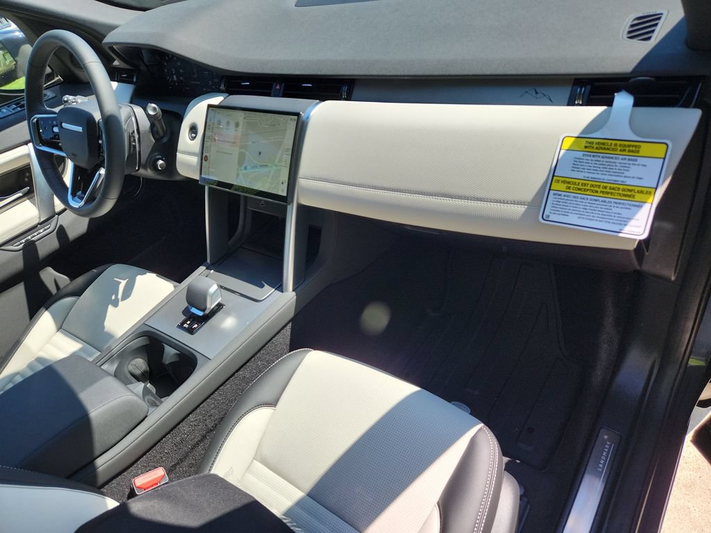 New 2026 Land Rover Discovery Sport Landmark AWD/4WD image 28