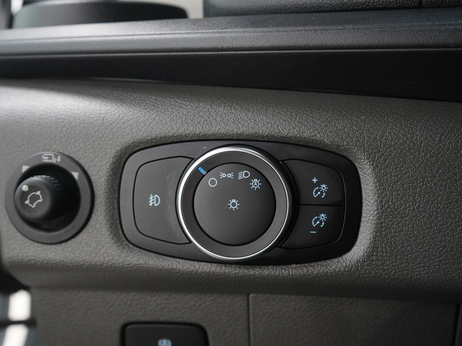 Used 2024 Ford Transit 350 XLT image 23