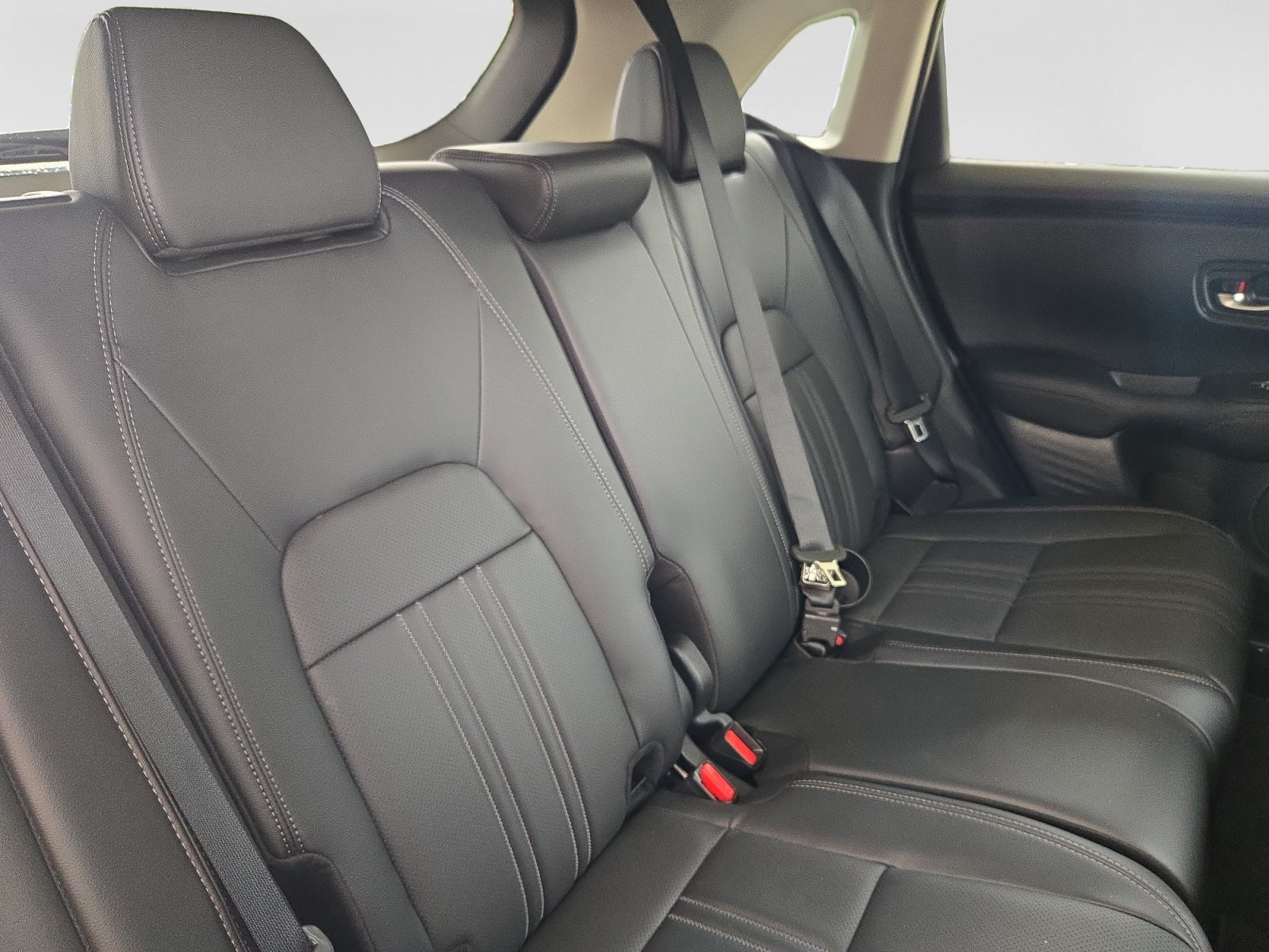 Used 2025 Honda HR-V EX-L image 17