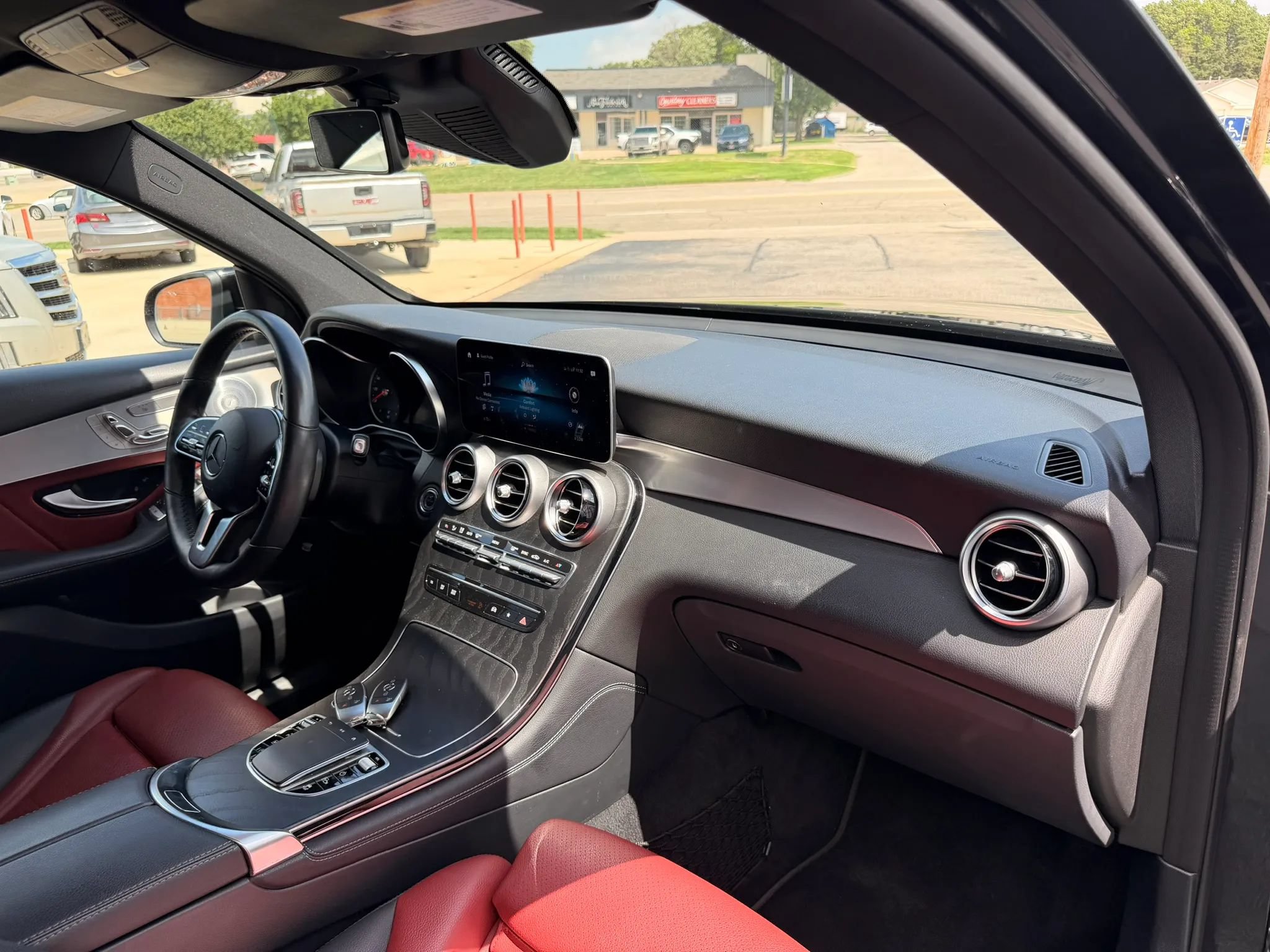 Used 2020 Mercedes-Benz GLC 300 4MATIC image 38