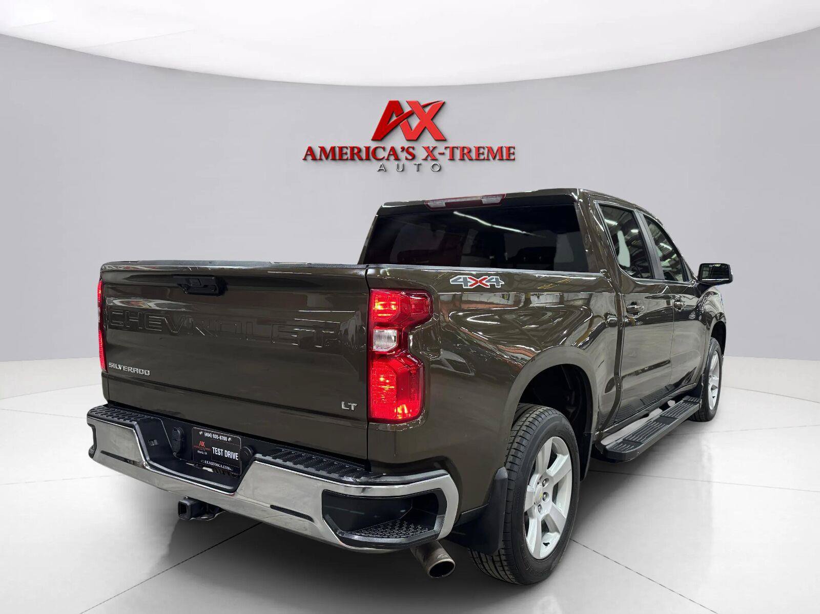 Used 2023 Chevrolet Silverado 1500 LT AWD/4WD image 7