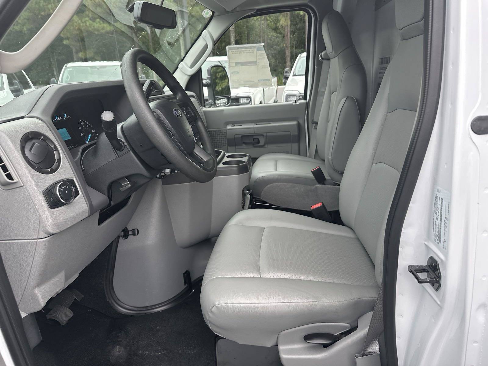 New 2025 Ford E-350 and Econoline 350 Super Duty w/ Power Equipment Group RWD image 9
