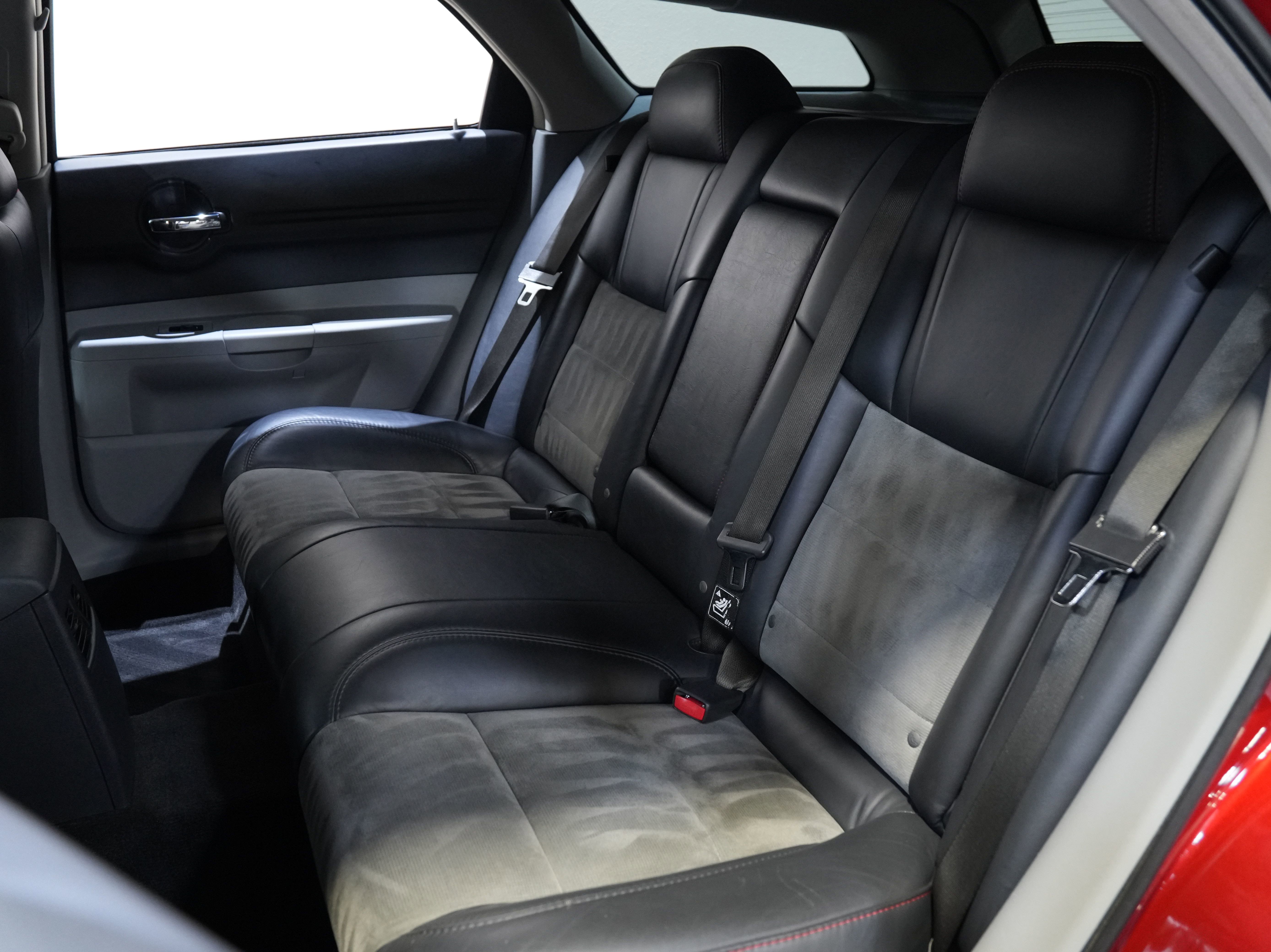 Used 2006 Dodge Magnum SRT8 w/ SRT Option Group III RWD image 36