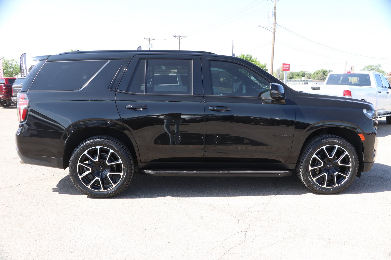 Used 2022 Chevrolet Tahoe RST w/ Sport Performance Package AWD/4WD image 8
