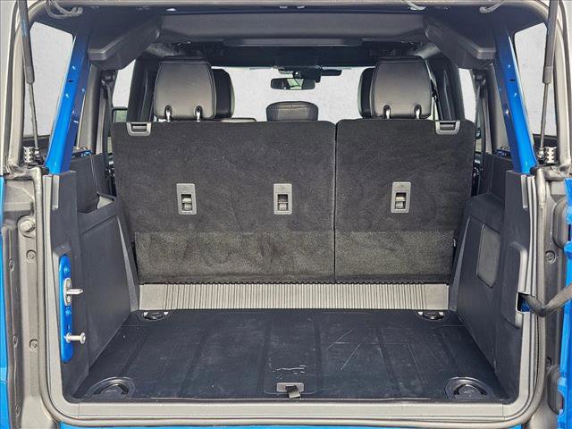 Used 2025 Ford Bronco Badlands image 6