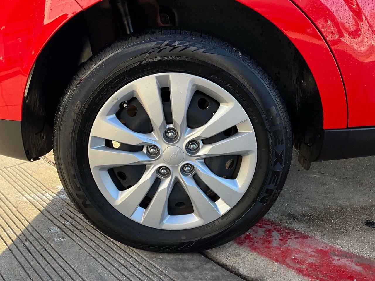 Used 2025 Kia Soul LX image 9