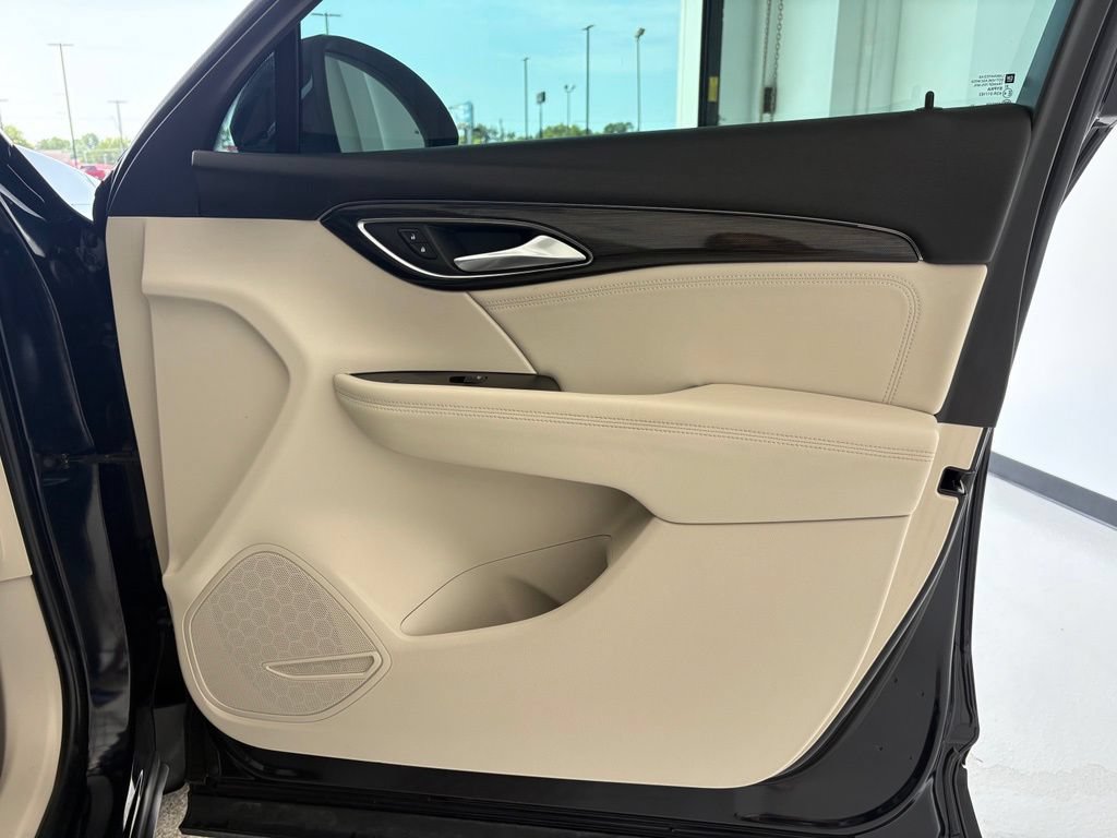 Used 2021 Buick Envision Essence FWD image 37