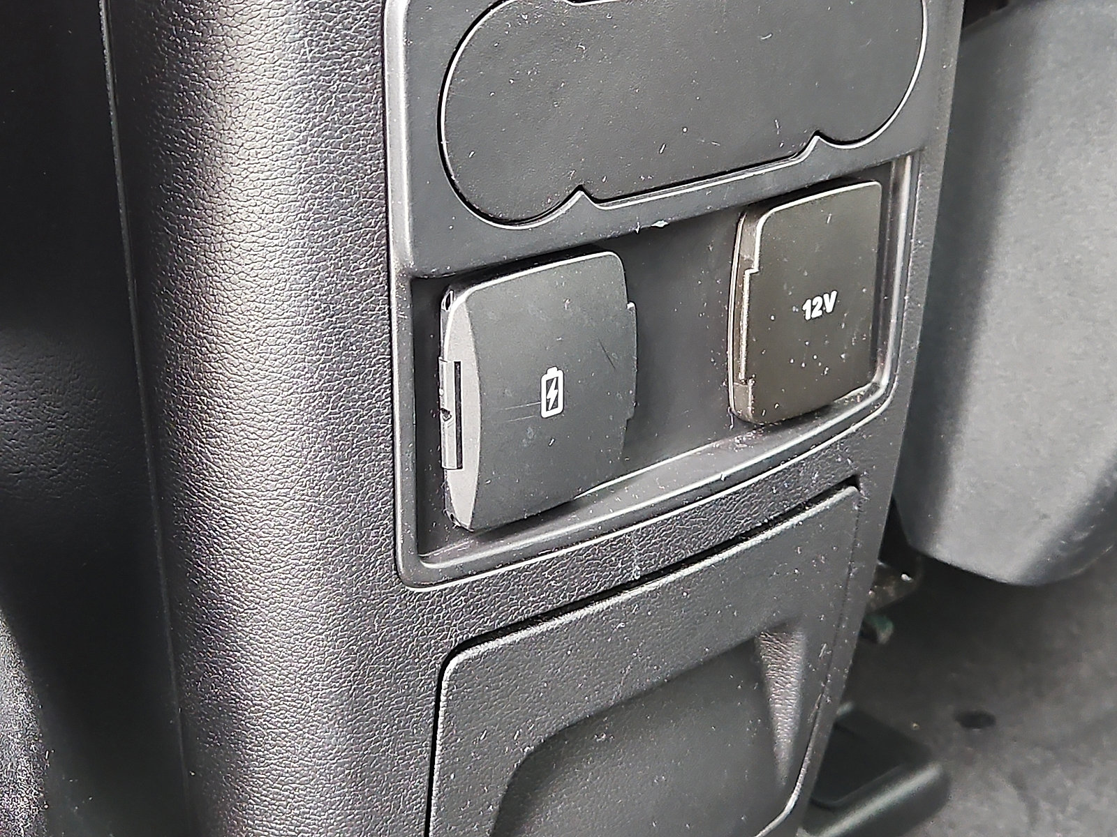 Certified 2022 Ford Explorer XLT w/ Equipment Group 202A image 12