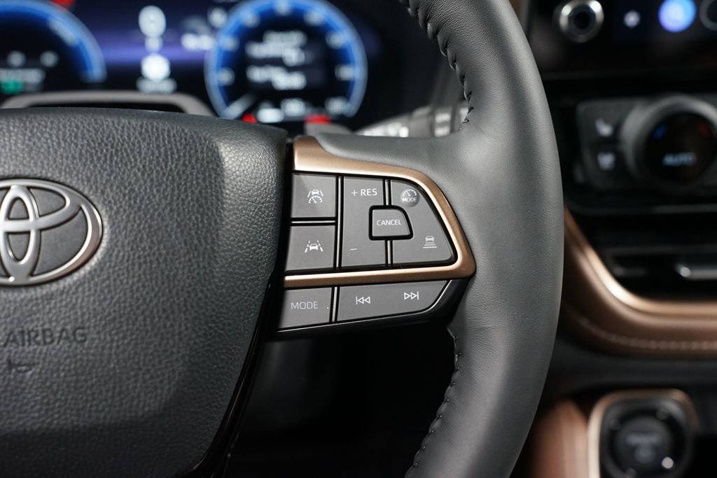 New 2026 Toyota Grand Highlander AWD Hybrid image 13