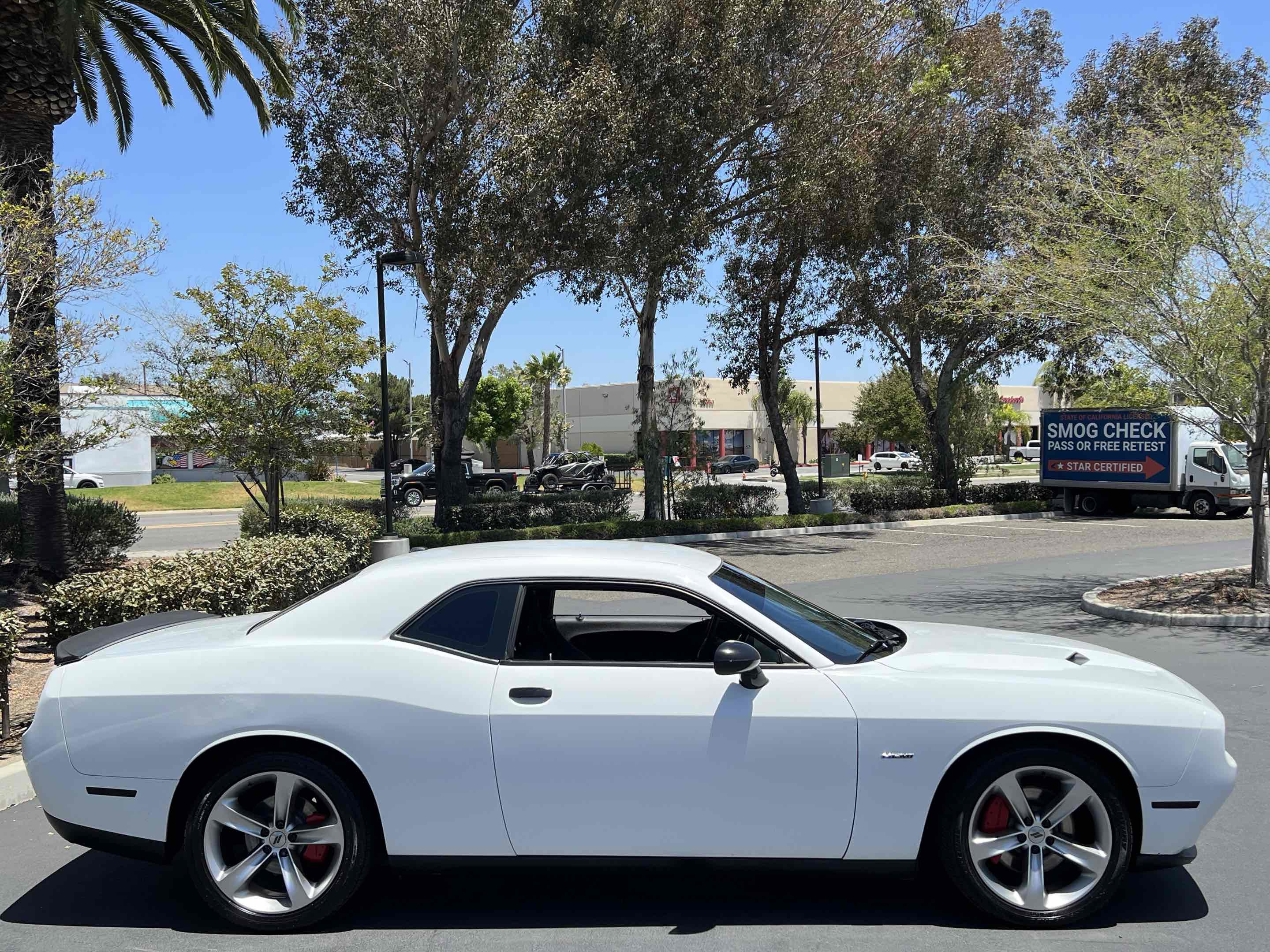 Used 2017 Dodge Challenger R/T RWD image 17