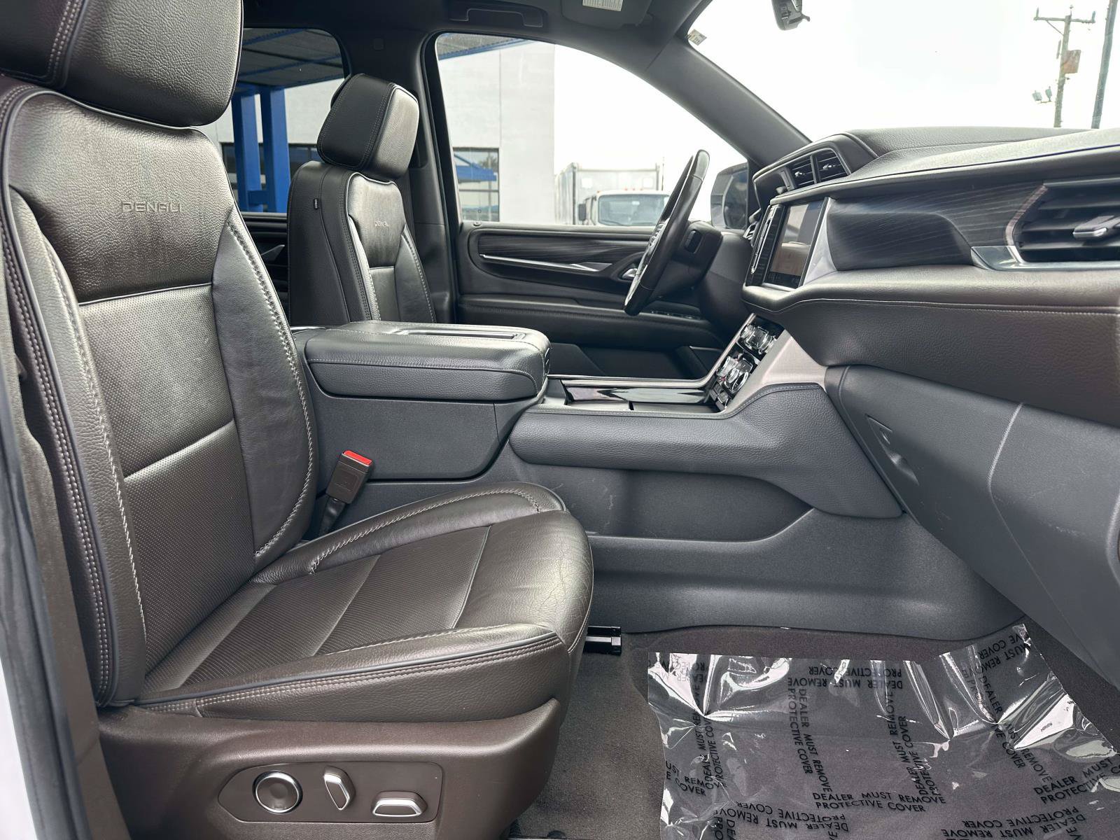 Used 2021 GMC Yukon XL Denali w/ Advanced Technology Package AWD/4WD image 29
