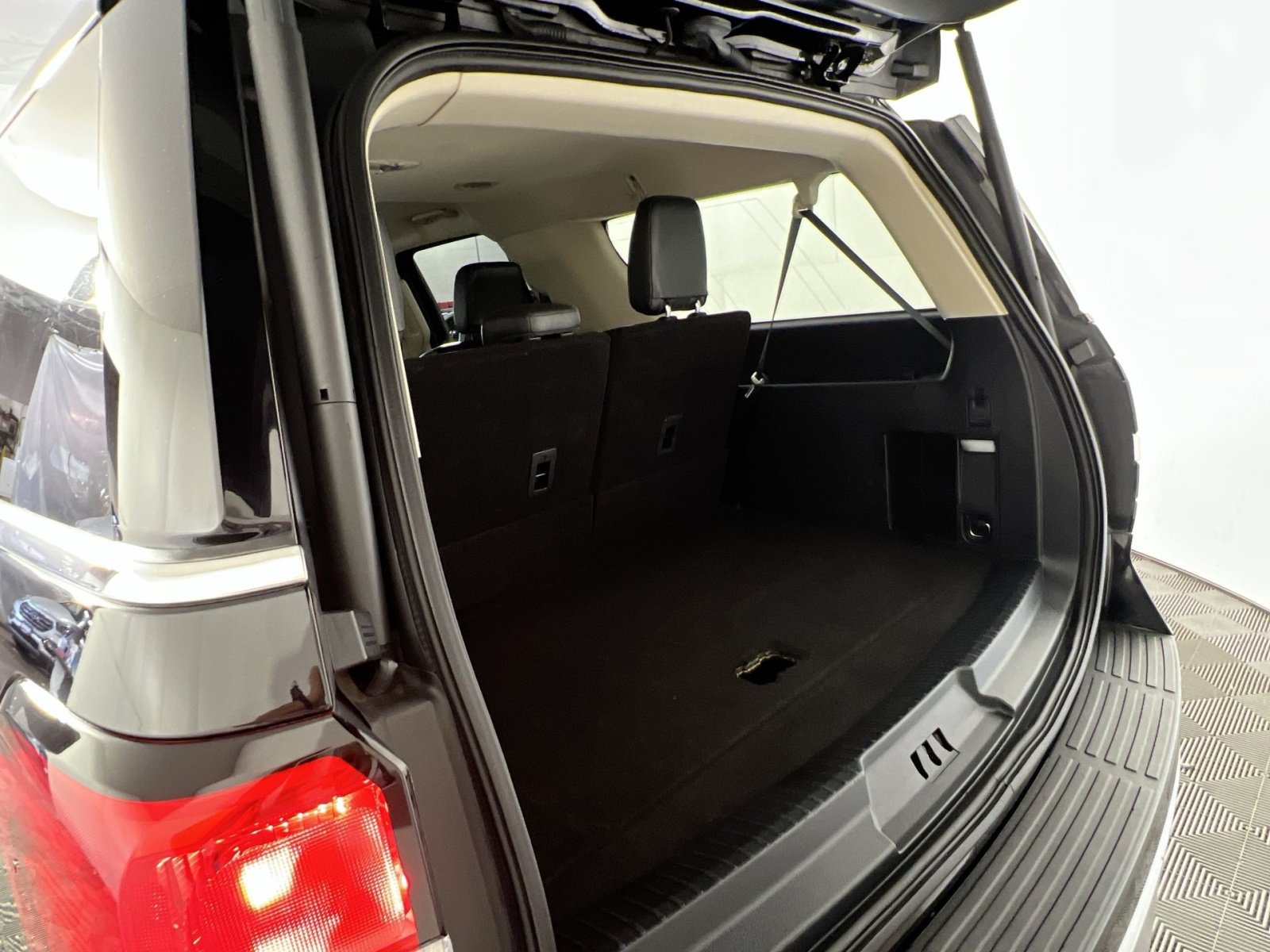 Used 2022 Ford Expedition Max XLT RWD image 27