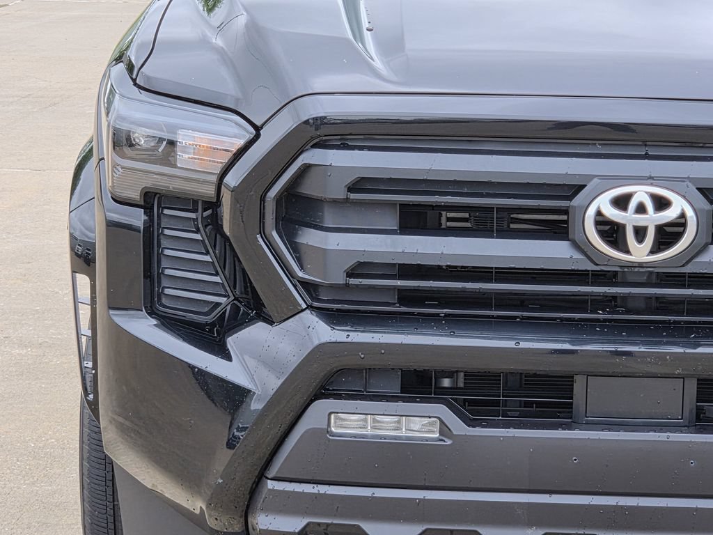 Used 2024 Toyota Tacoma SR5 AWD/4WD image 5