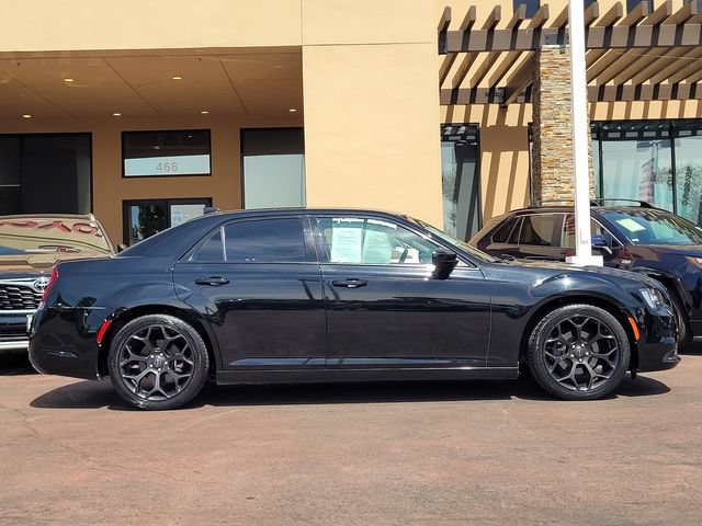 Used 2019 Chrysler 300 Touring w/ Sport Appearance Package RWD image 5