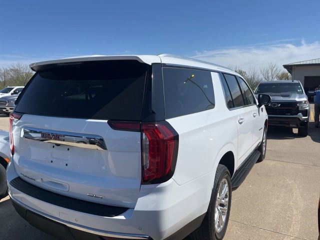 Used 2022 GMC Yukon XL SLT w/ SLT Premium Package AWD/4WD image 5
