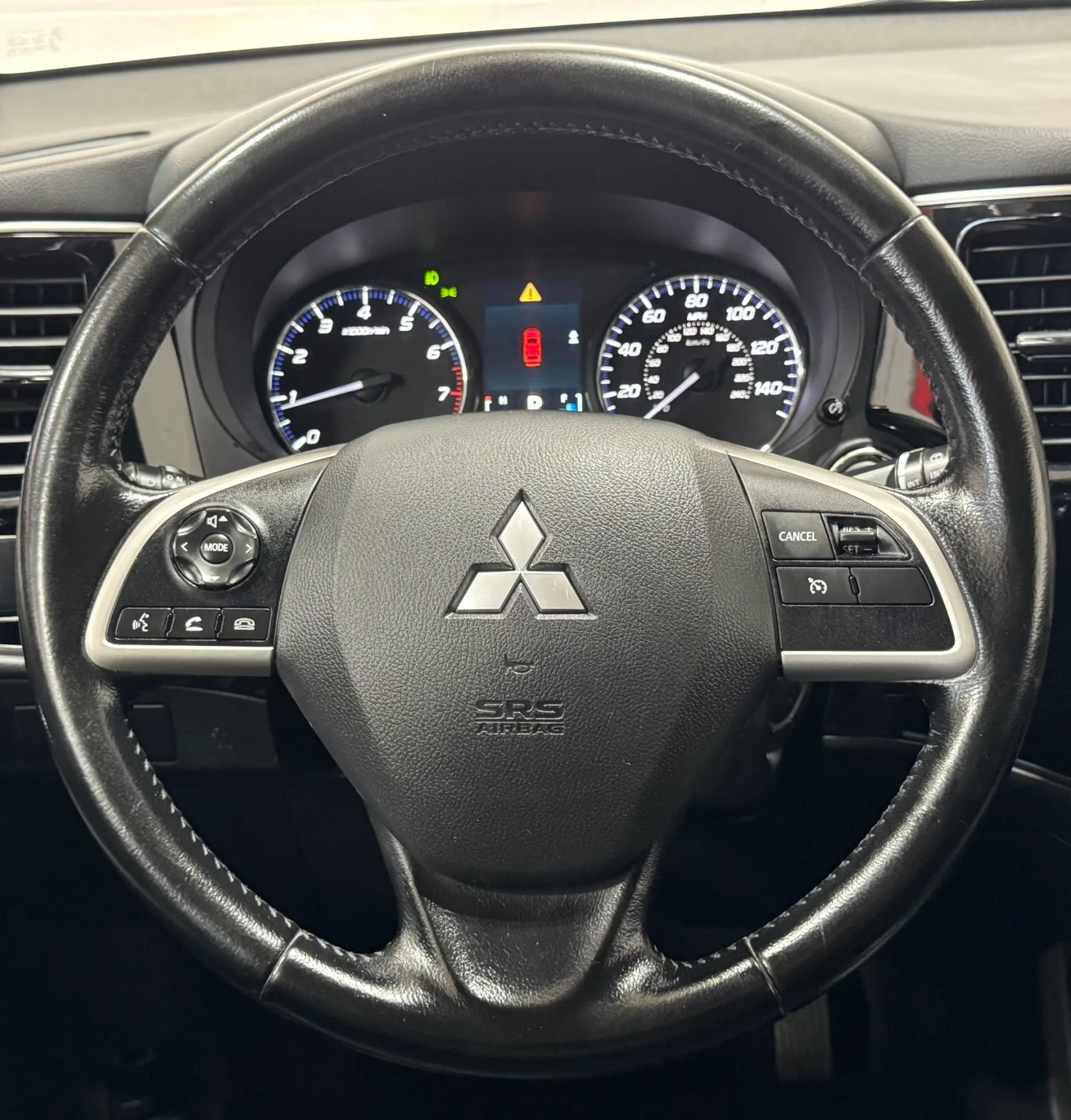 Used 2015 Mitsubishi Outlander SE FWD image 12