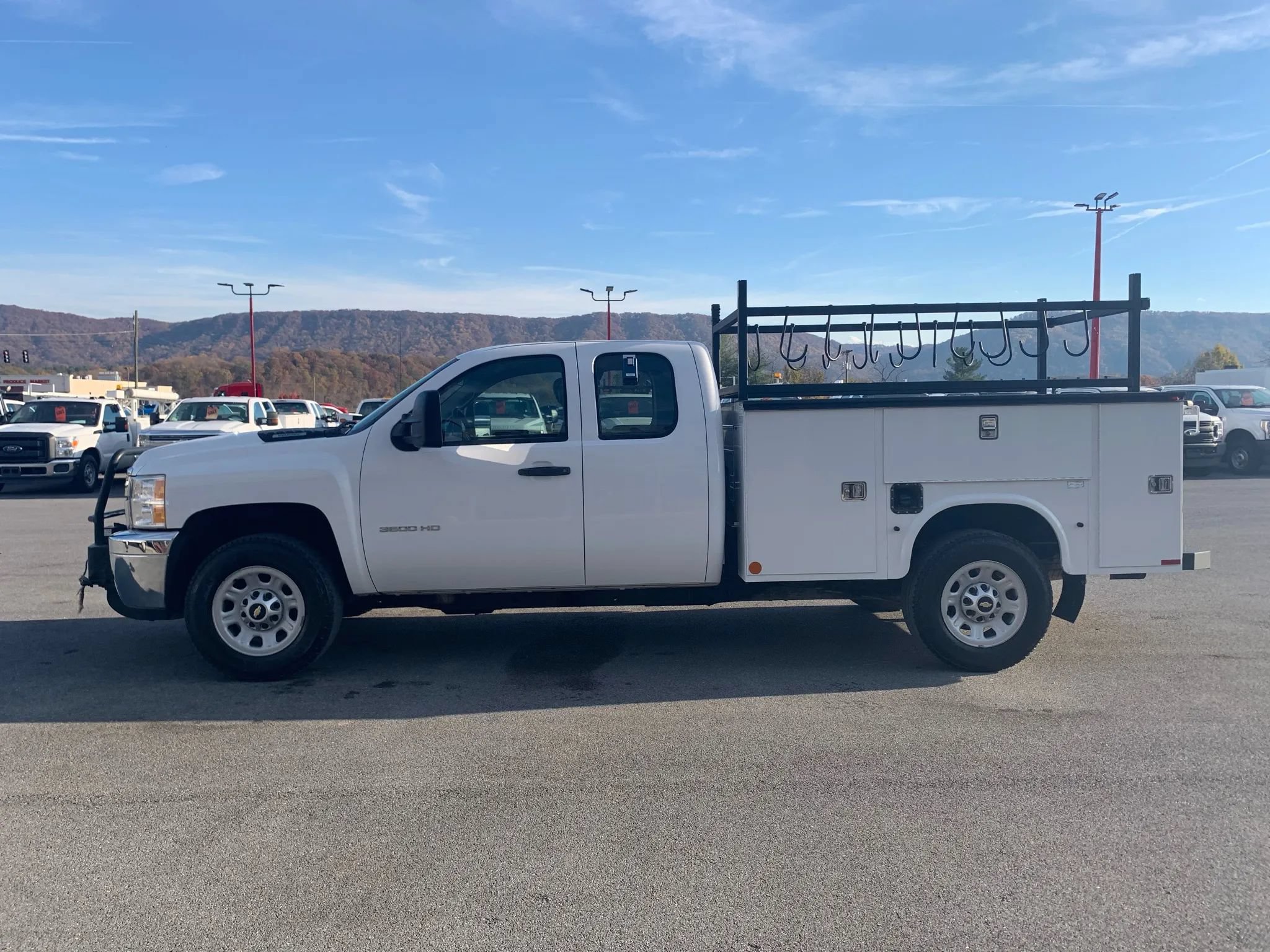 Used 2013 Chevrolet Silverado 3500 W/T RWD image 4
