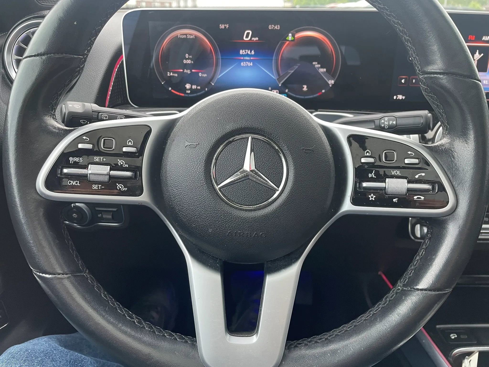 Used 2021 Mercedes-Benz GLB 250 4MATIC w/ Premium Package image 7