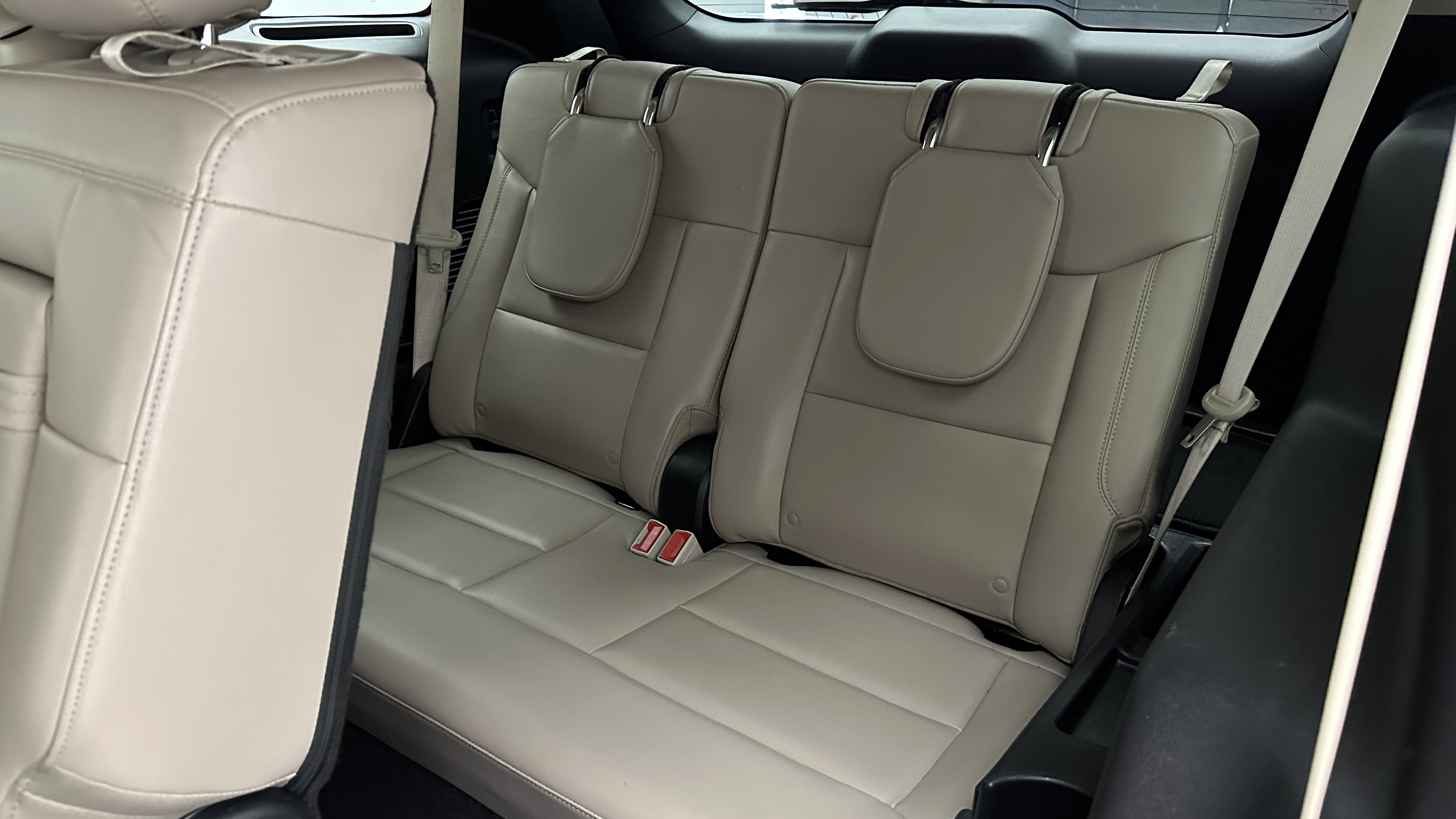 Used 2023 Ford Explorer Limited image 32