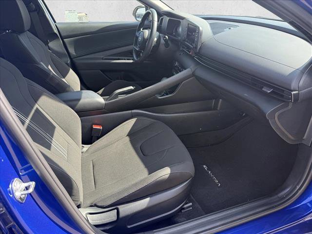 Certified 2025 Hyundai Elantra Sport image 17