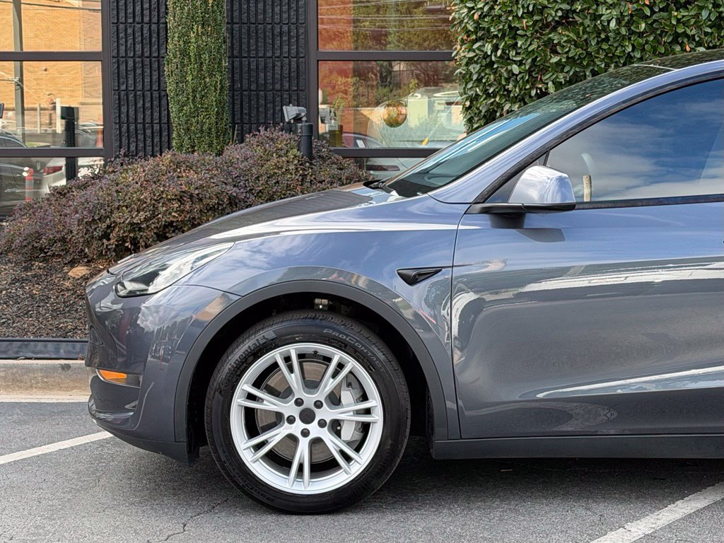 Used 2023 Tesla Model Y 2WD image 10