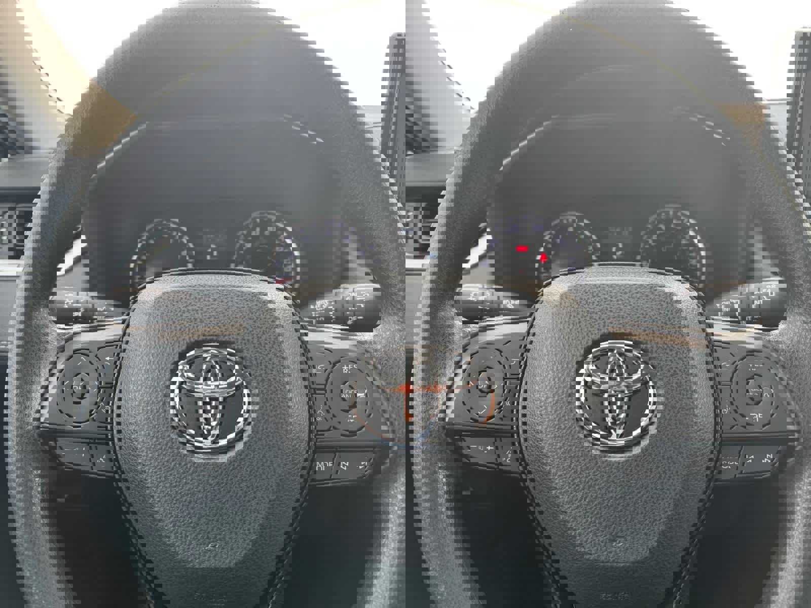 Used 2021 Toyota RAV4 XLE image 17