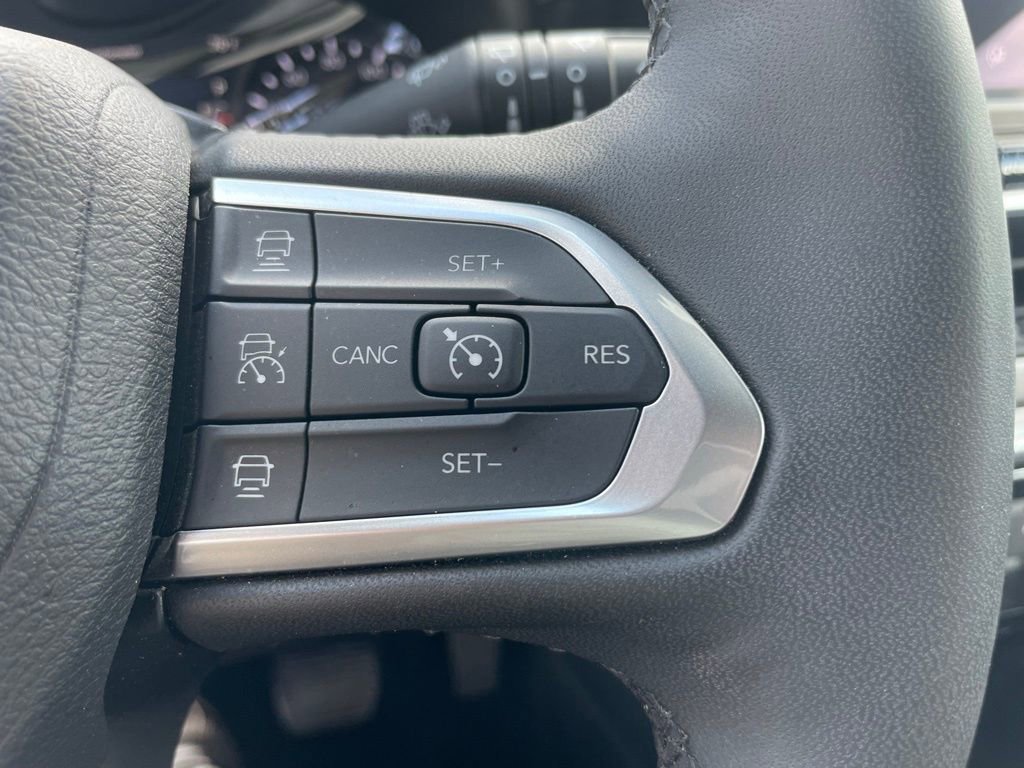 Certified 2025 Jeep Compass Limited AWD/4WD image 24