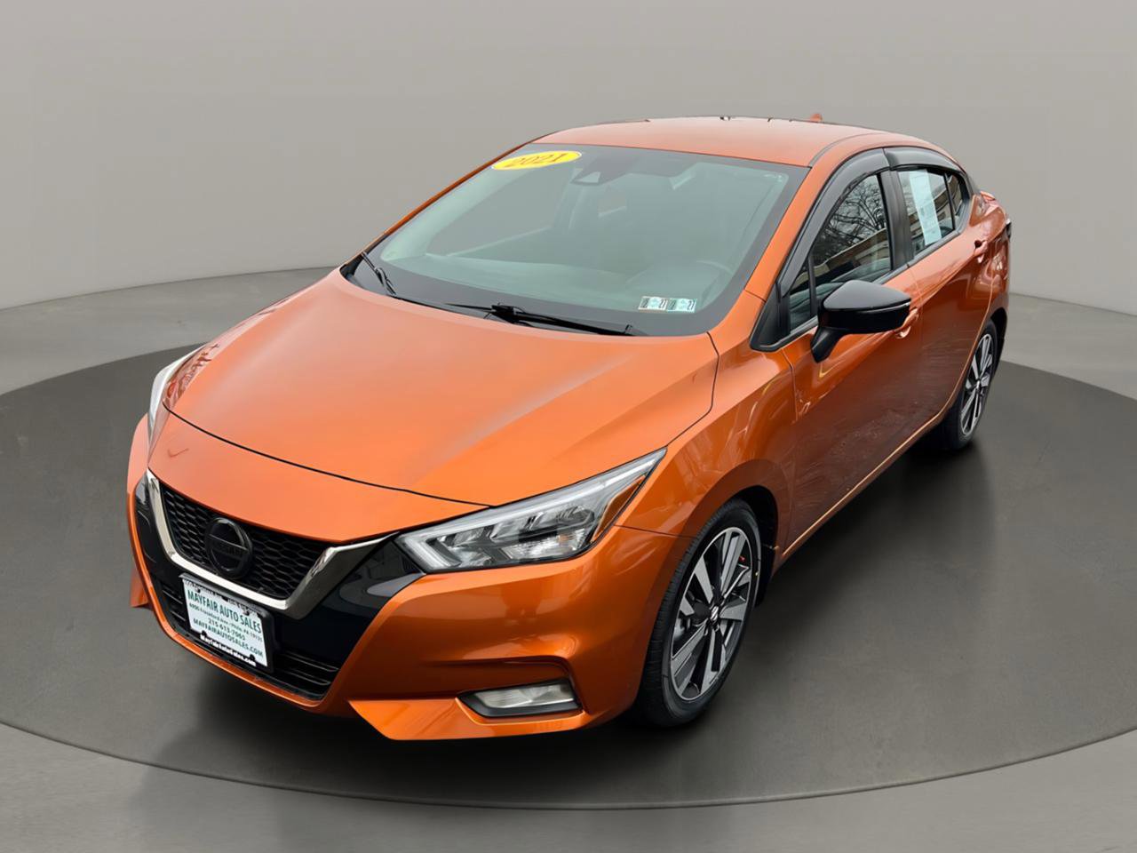 Used 2021 Nissan Versa SR w/ Convenience Package image 2