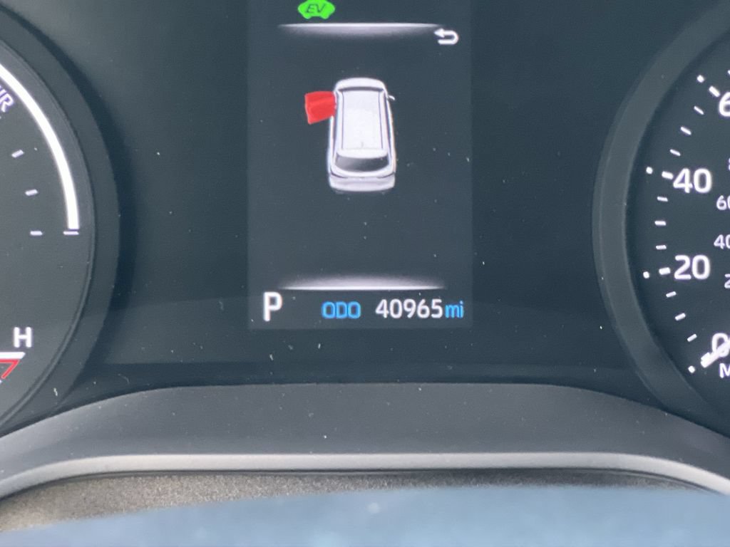 Used 2023 Toyota Sienna LE FWD image 12