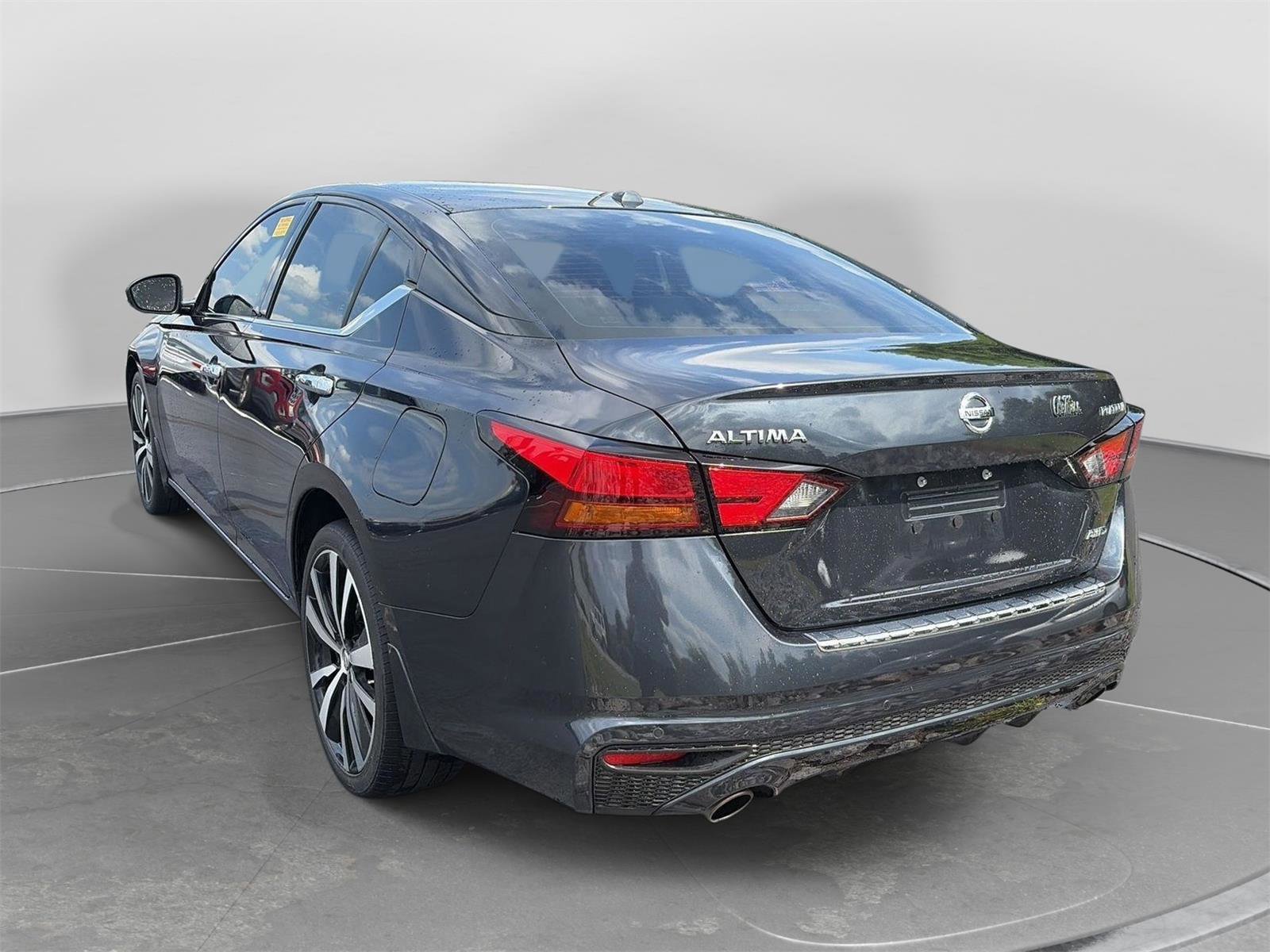 Used 2021 Nissan Altima 2.5 Platinum AWD/4WD image 3
