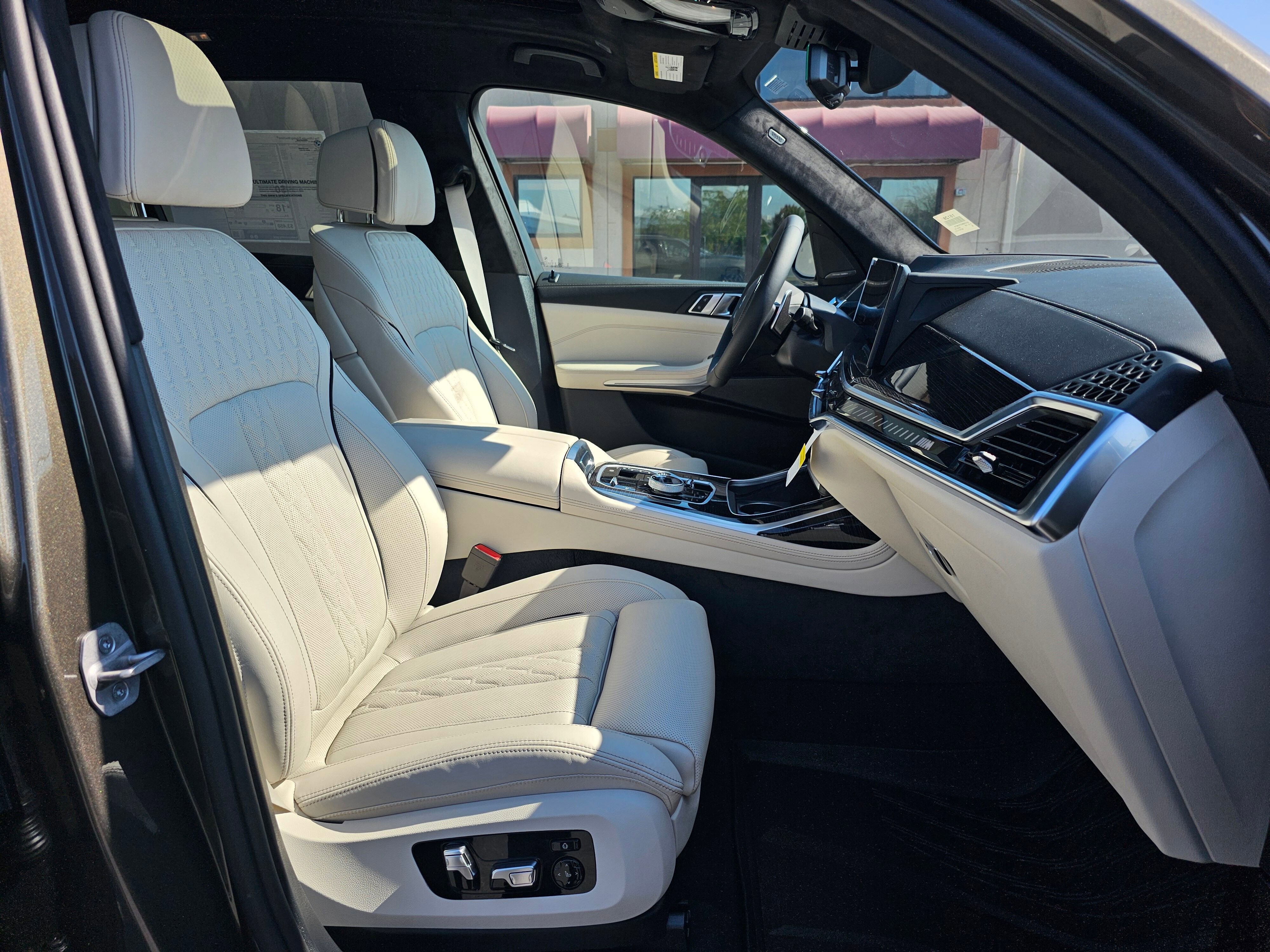 New 2026 BMW X7 M60i image 14