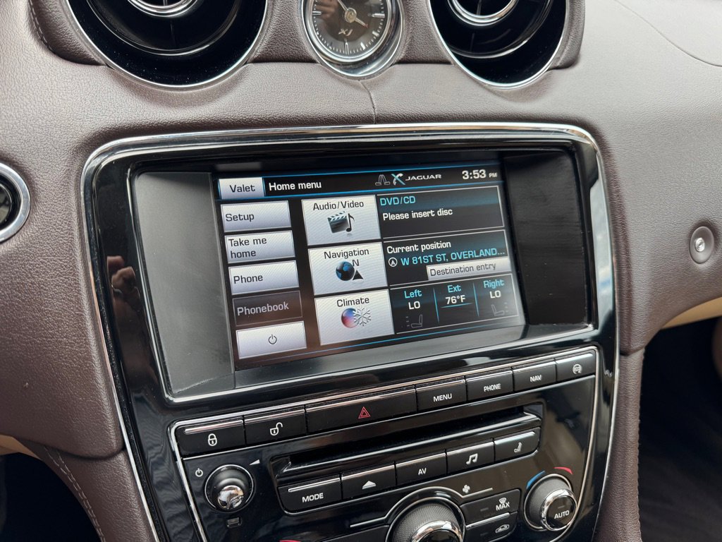 Used 2015 Jaguar XJ AWD image 18