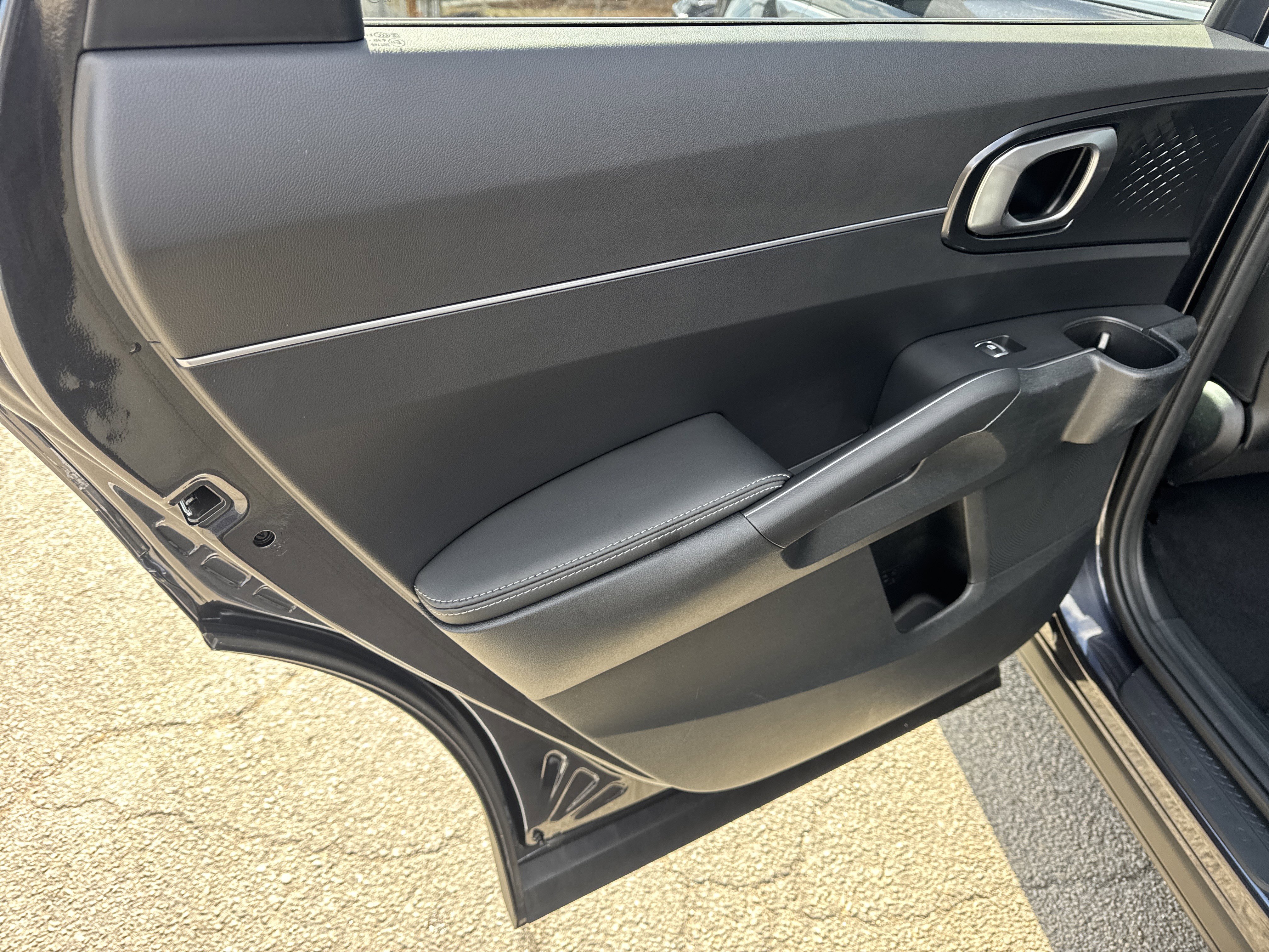 Certified 2025 Kia Sorento LX image 20