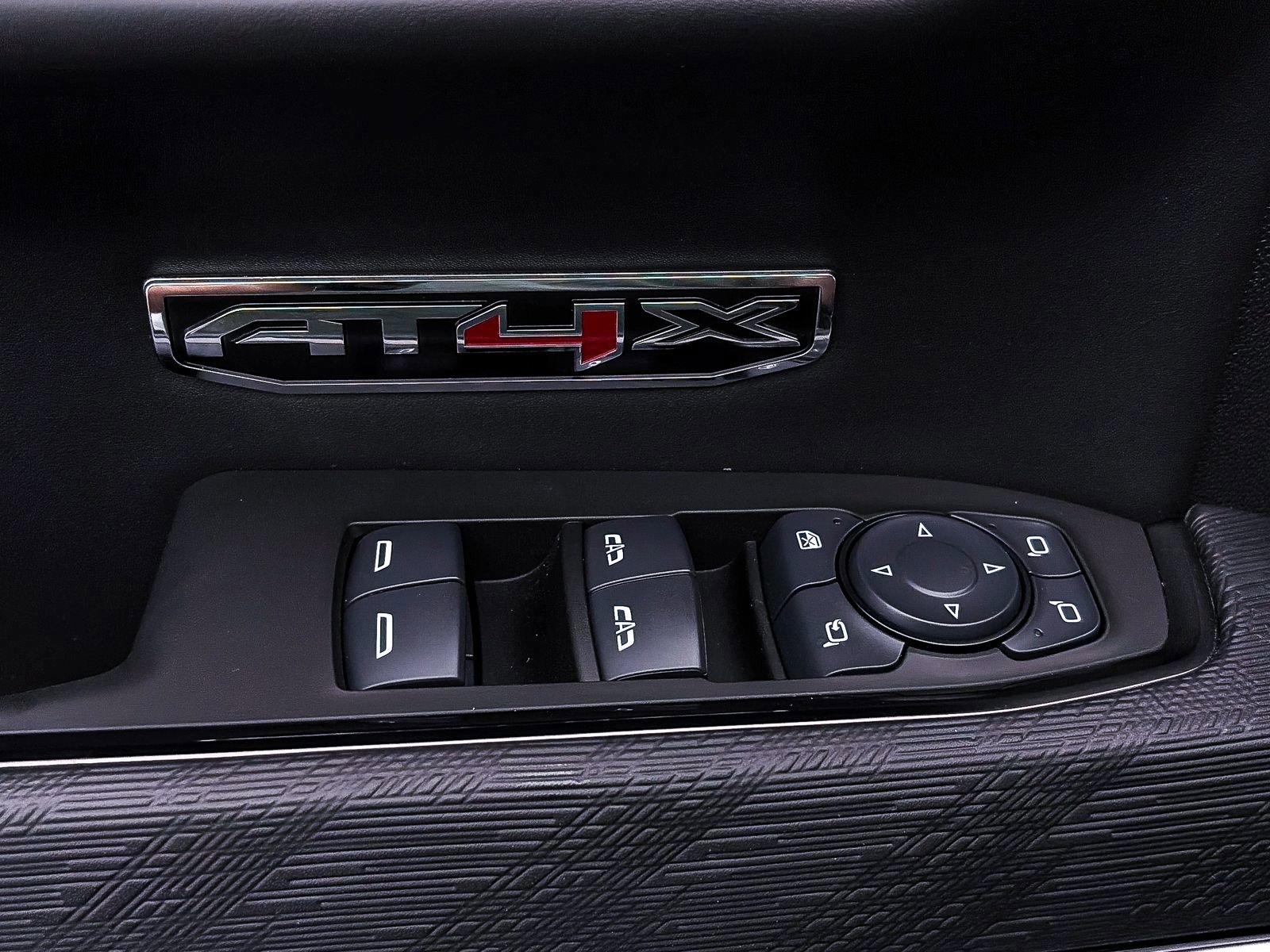 Used 2025 GMC Sierra 1500 AT4X image 21