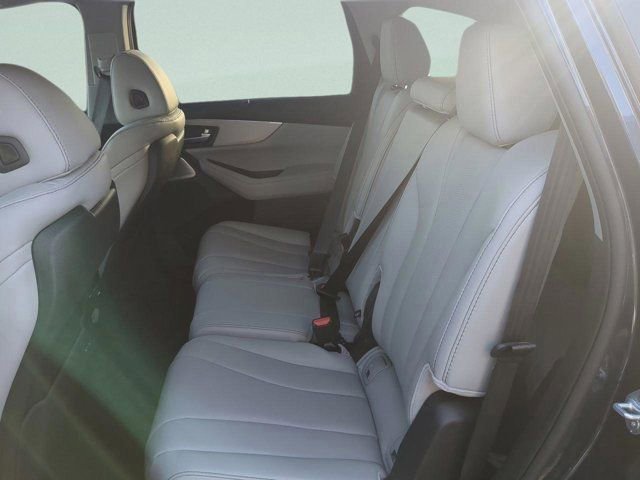 Used 2025 Acura MDX FWD w/ Technology Package image 11