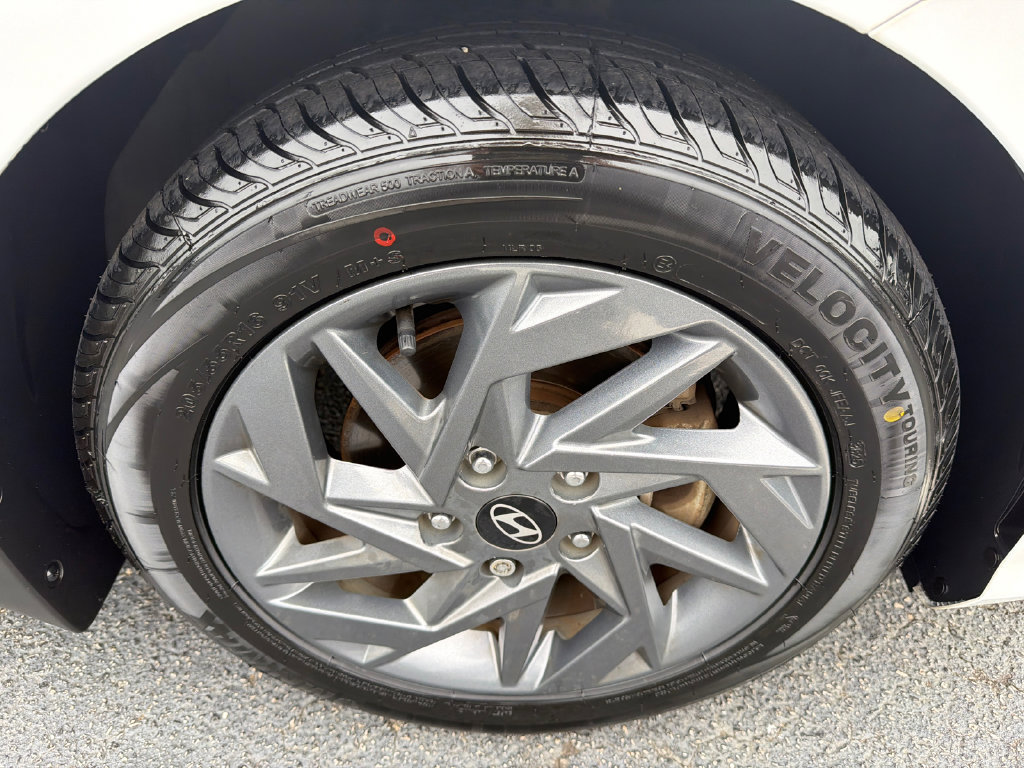 Used 2024 Hyundai Elantra SEL FWD image 12