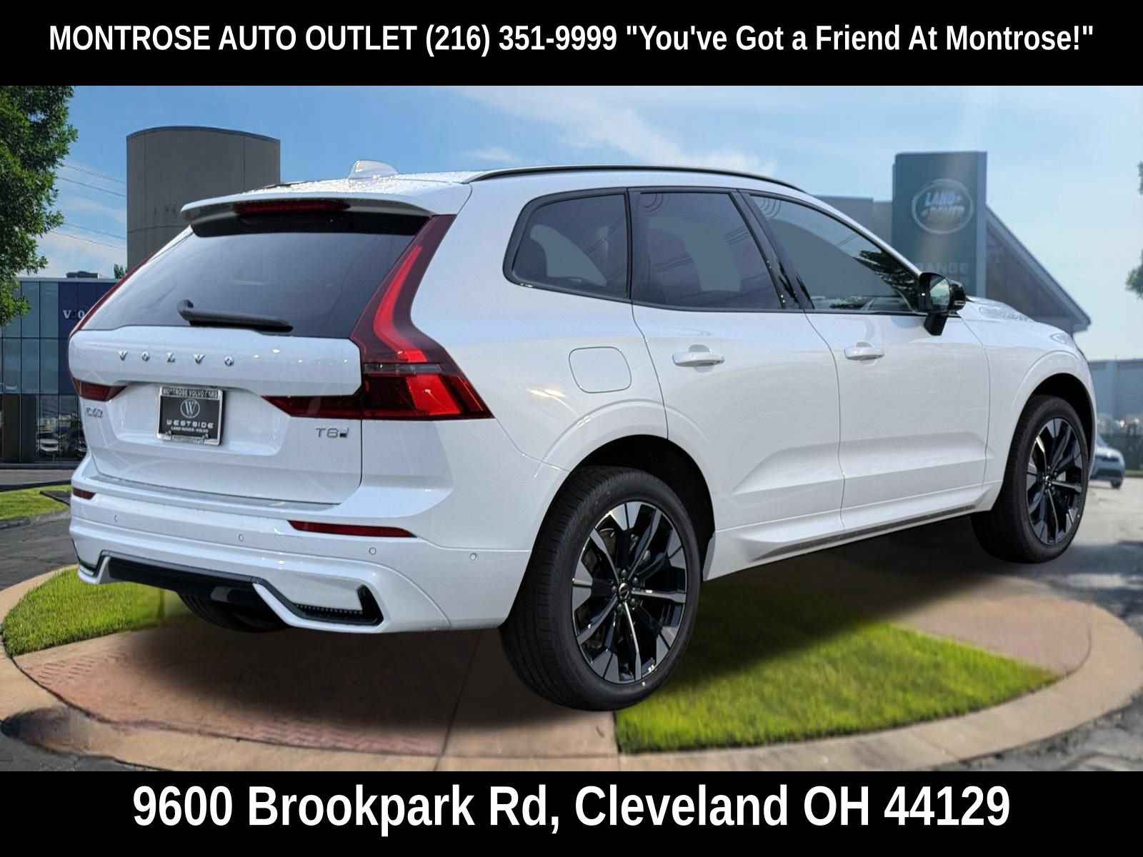 New 2026 Volvo XC60 T8 Plus w/ Climate Package PRO AWD/4WD image 6