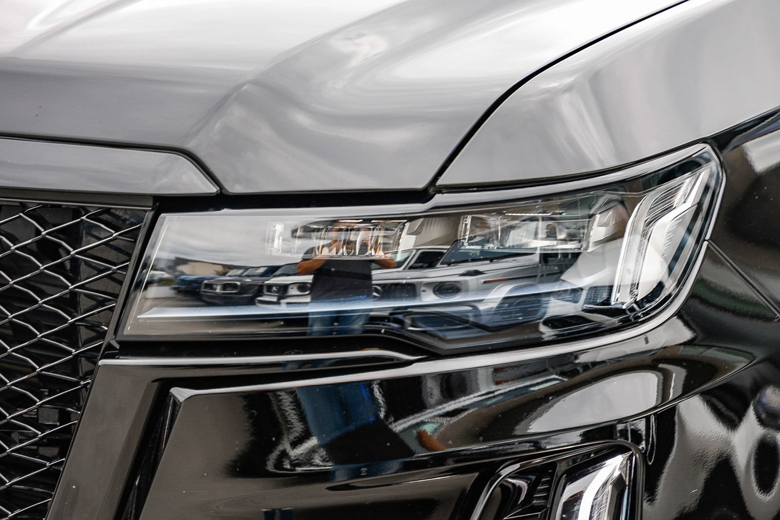 Used 2023 Cadillac Escalade V AWD/4WD image 7