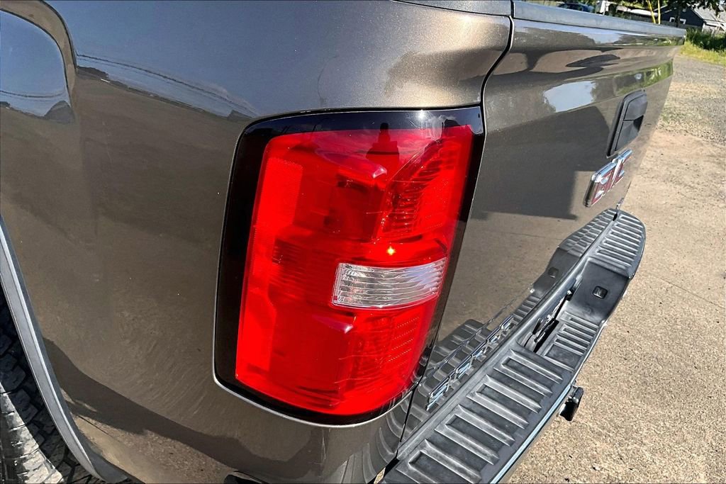 Used 2015 GMC Sierra 1500 SLT w/ Driver Alert Package AWD/4WD image 28