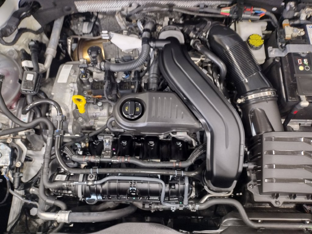 Certified 2025 Volkswagen Taos S AWD/4WD image 9